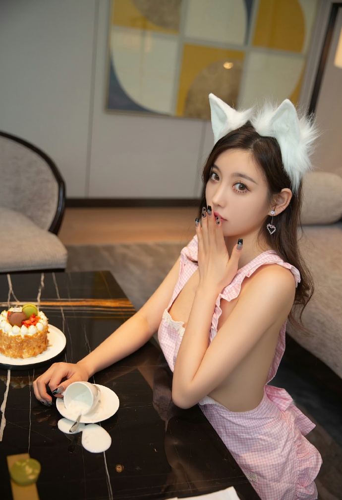 健身房休息 · 现实题材